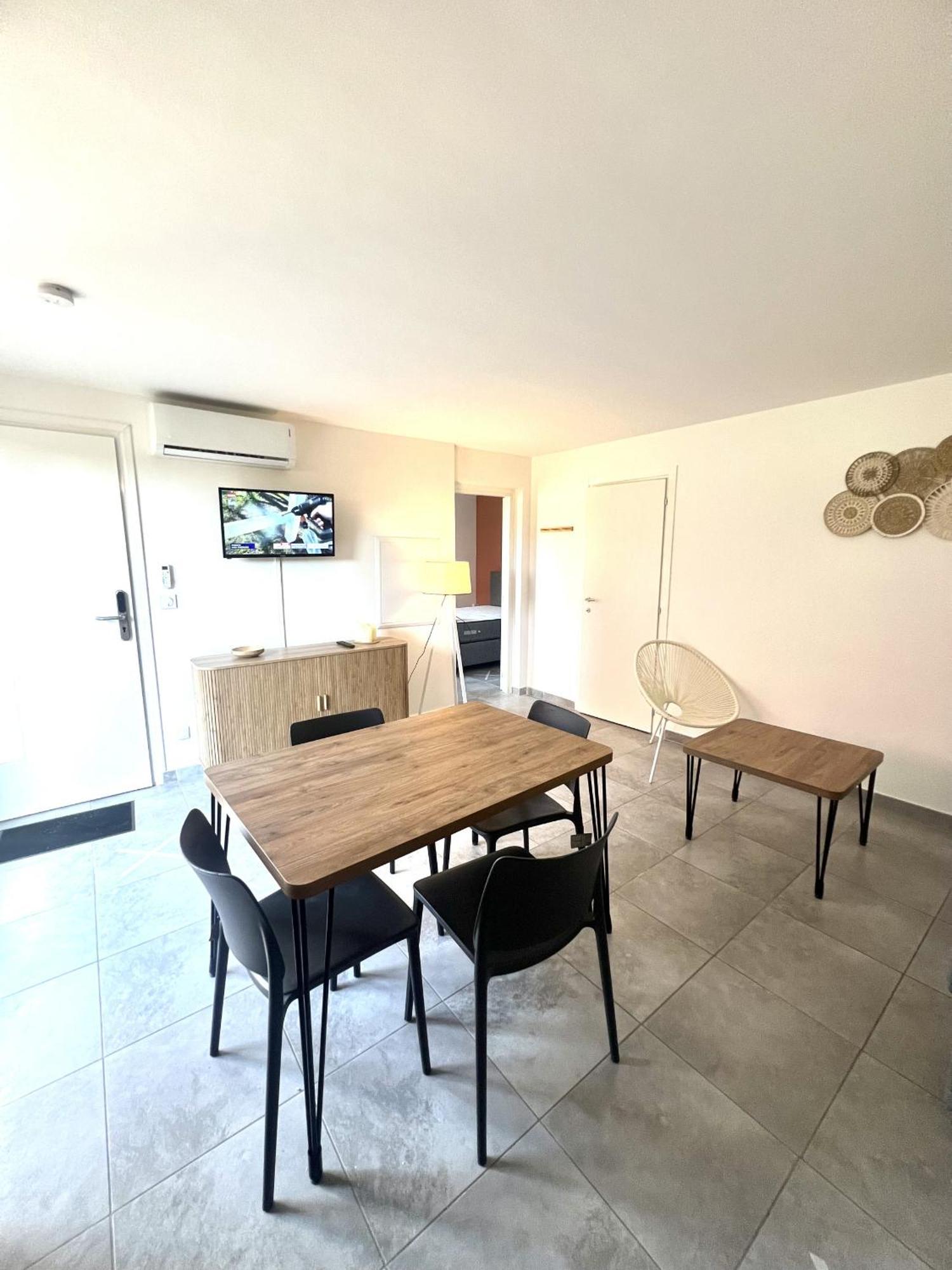 Residence Hoteliere Les Hameaux De Saint Cyprien Appartement 35 M2 1 Chambre Lecci Buitenkant foto